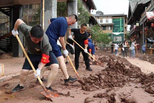 股涨柜 八方驰援！贵州习水：勠力同心重建家园